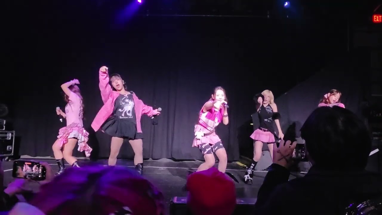 UNIS (유니스) - Baby (J. Bieber cover) - Live in Charlotte UNIS 1st World Tour Ever Last 20260203