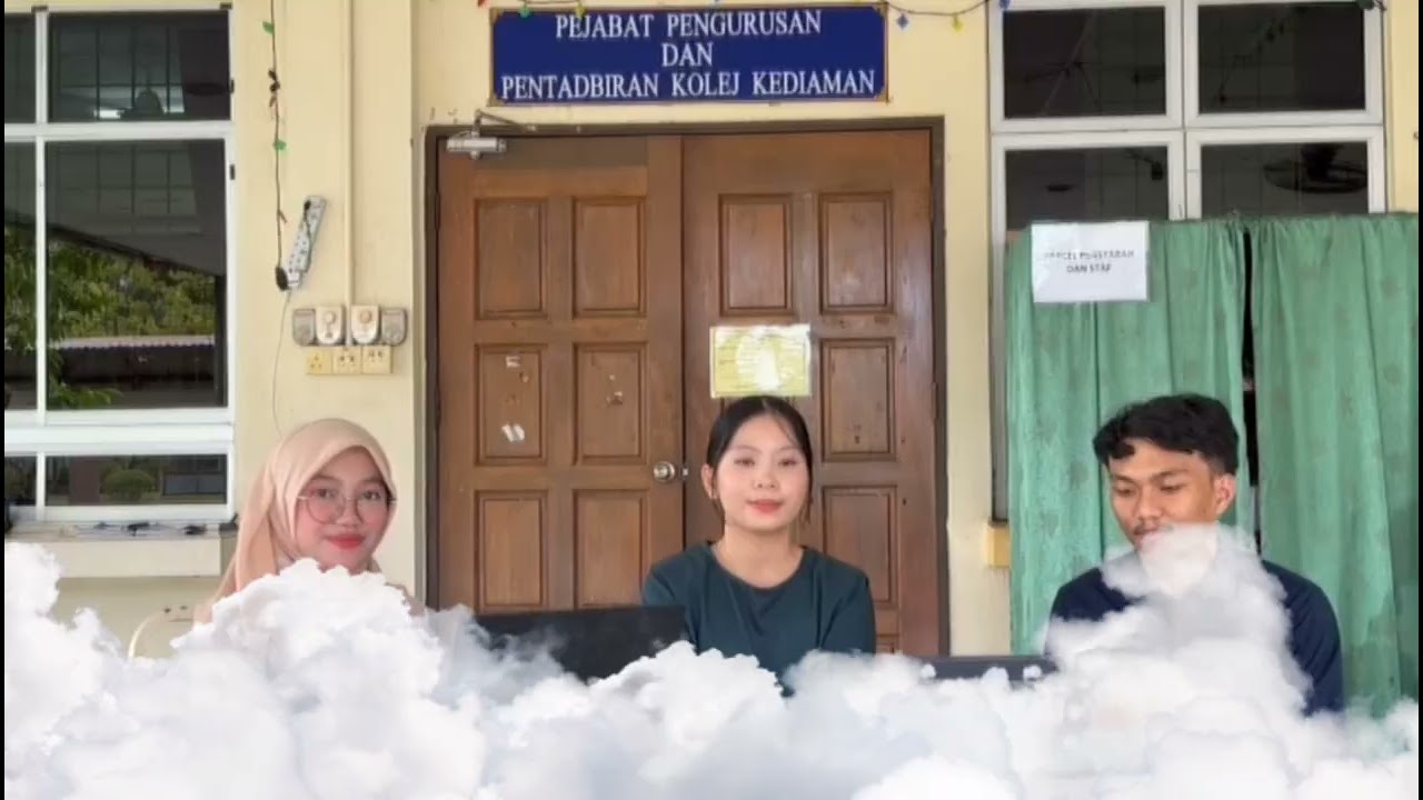 PB GEEC 1052 (GROUP DISCUSSION) (AQILAH,HARRYNNA,FAZLEY) BAHASA MELAYU 5