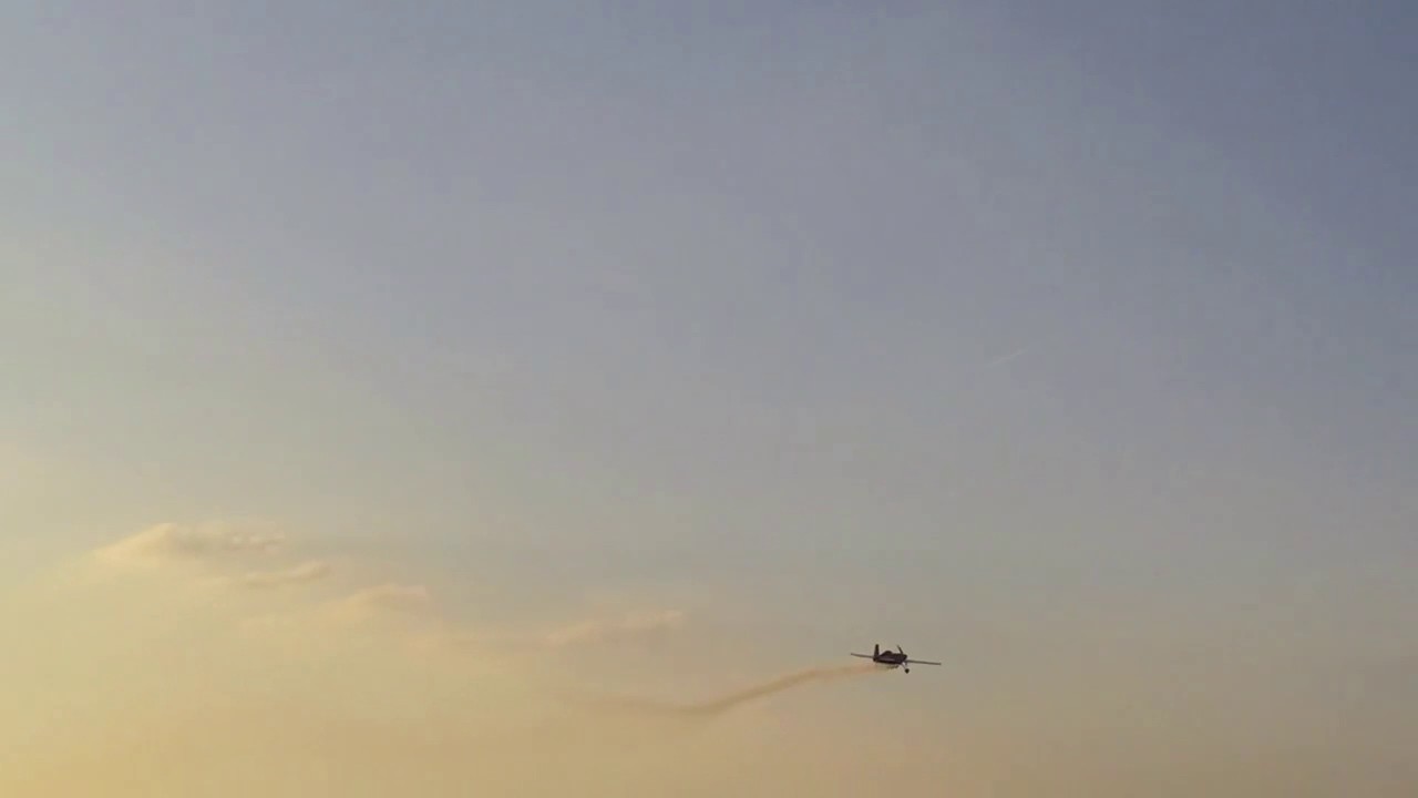 Modellflugzeug Extra 330SC Modelpower 3D Kunstflug mit Smoke zu Musik