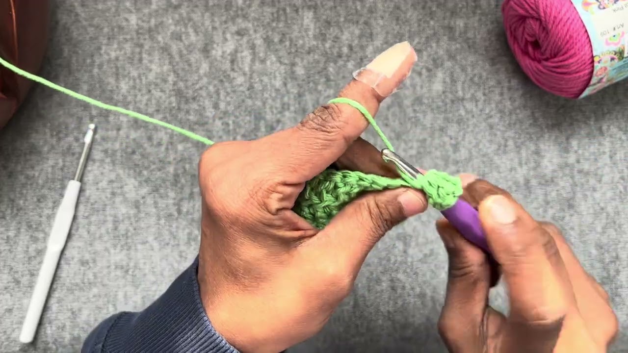 Art 67: Simple pattern using Double Crochet