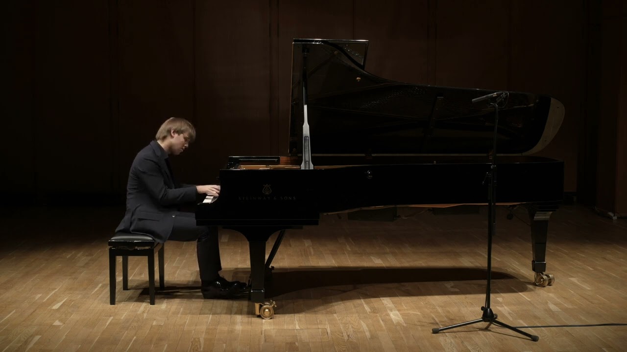 L. van Beethoven - Piano Sonata No.13 op.27 No.1 (Timofey Dolya)