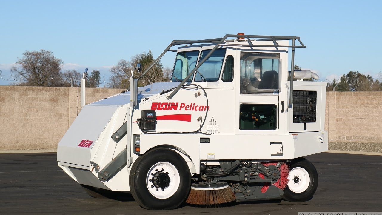 2005 Elgin Pelican Mechanical Broom Street Sweeper