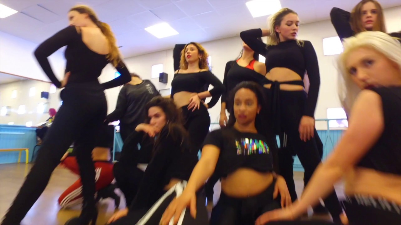 Perform&Stage By Nathalie Lucas