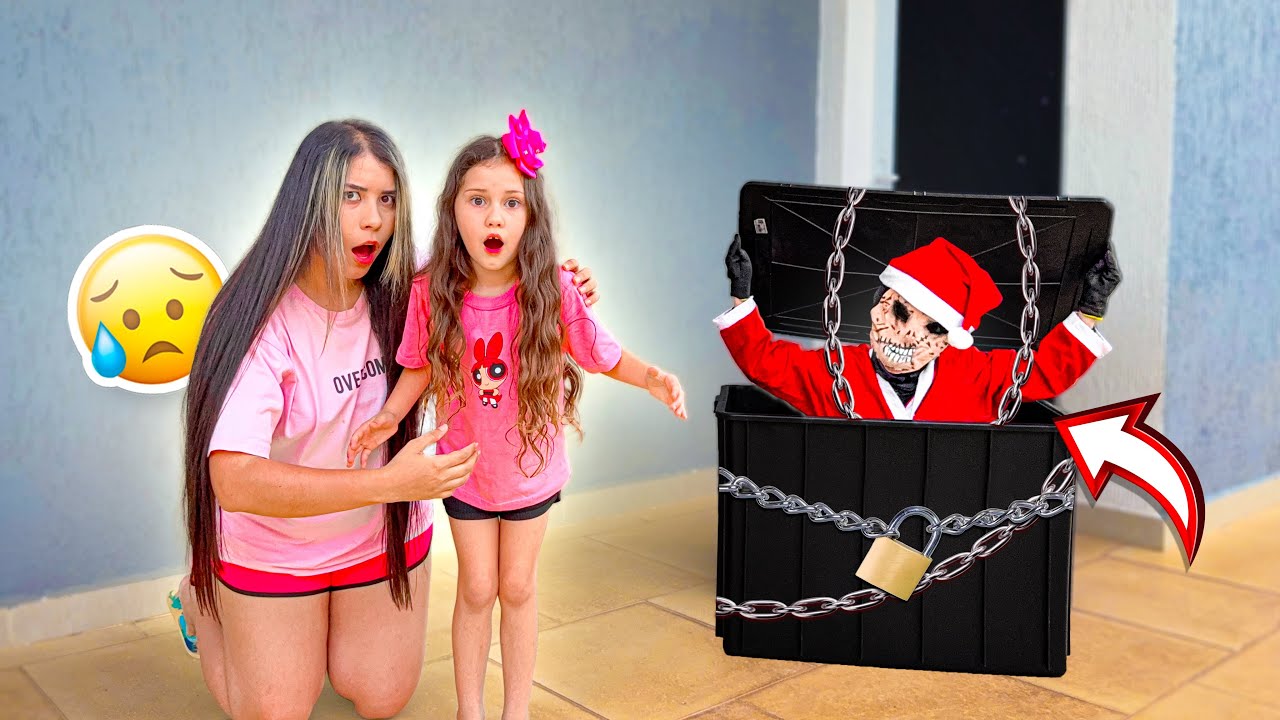 UM PAPAI NOEL MALVADO APARECEU DENTRO DA CAIXA PRETA!! 
