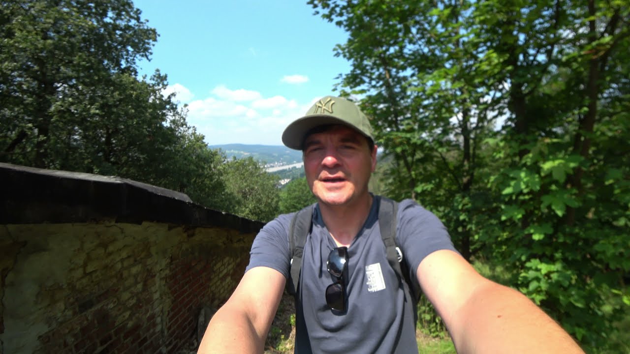 Die drei Schornsteine über dem Rhein.Blei und Silberhütte in Braubach
