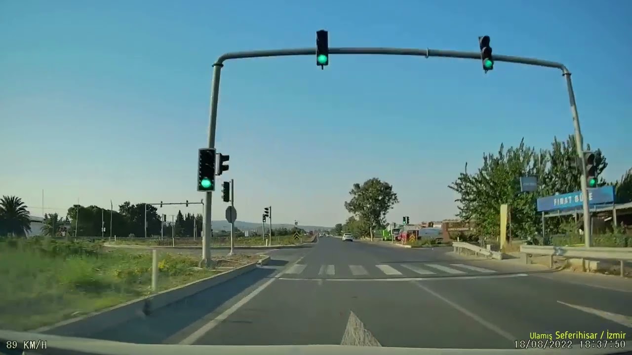 İzmir : Seferihisar - Güzelbahçe Yolu