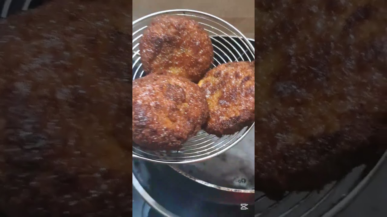 ইফতারিতে এসব ভাজাপোড়া না হলে আমার চলেই না 🙂#dailyvlog #ramadan #cooking 