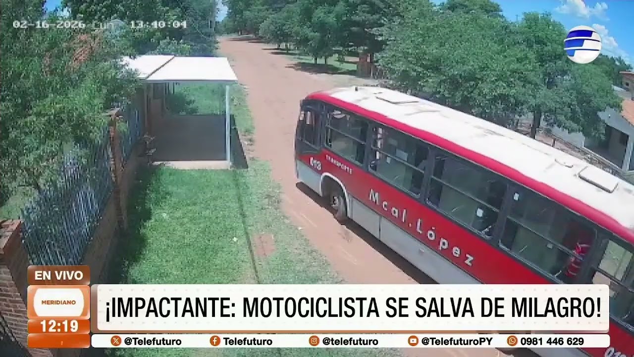 ¡Impactante Motociclista se salva de milagro!