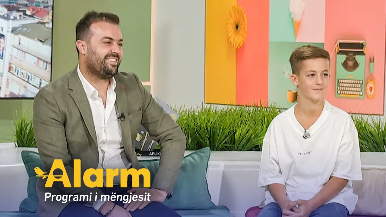 Babë e bir, që po kallin atmosferën në dasma e ahengje