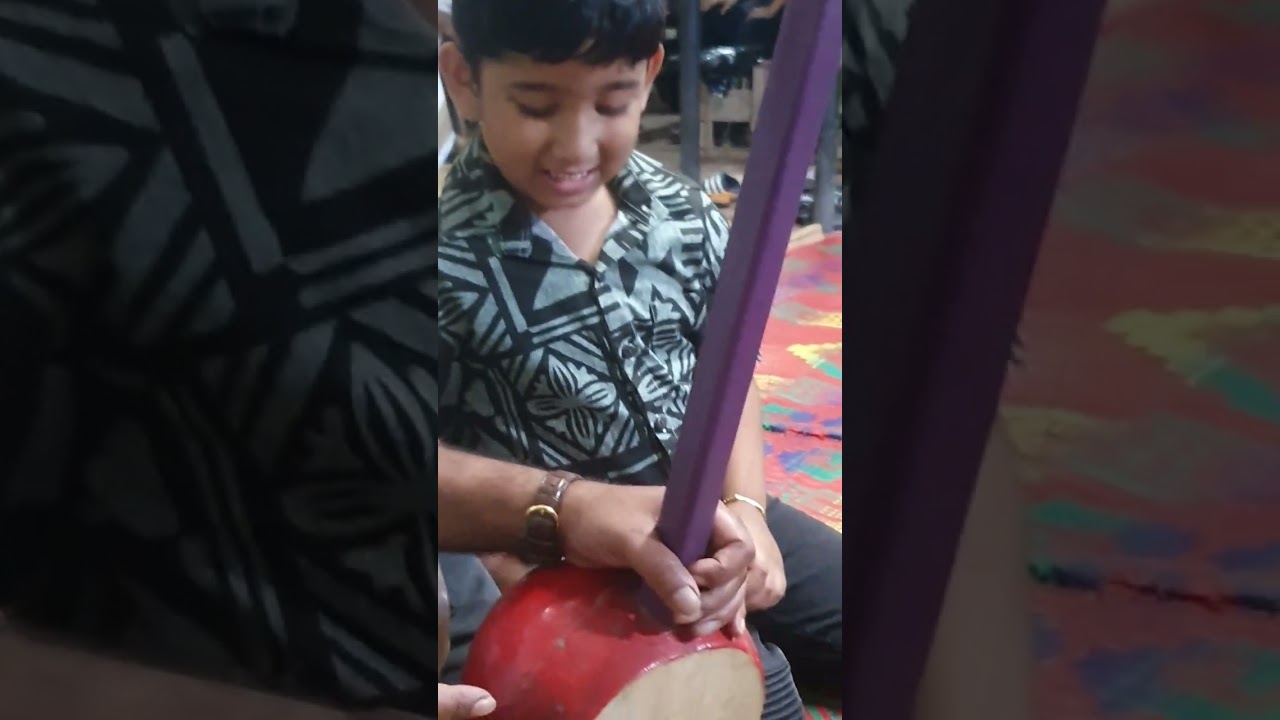 Fiji islands tambura bhajan by arunesh lal & dholak by Sami Sandeep ... recorded by Arjesh Sami ...