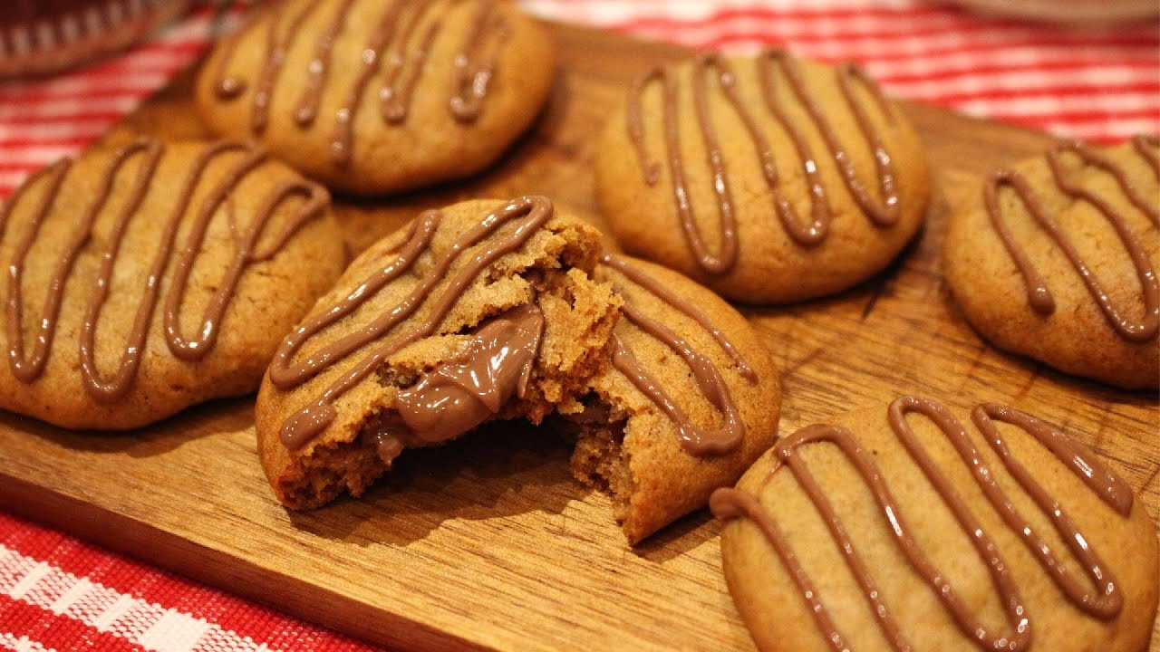 Festive Chocolate-Filled Gingerbread Cookie Recipe | Easy Baking at Home 🎄