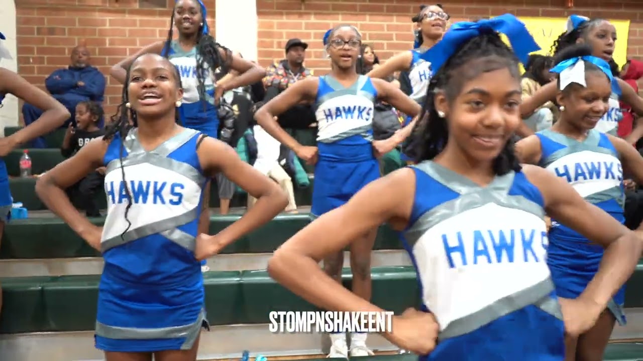 Чирлидеры Нортриджа каждый раз выступают! Давайте поднимем хайп!