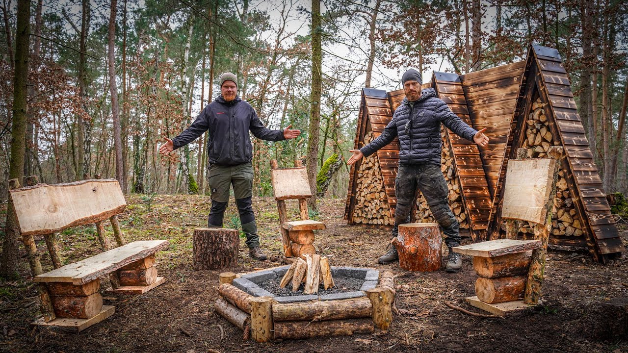 Sitzgruppe aus Baumstämmen bauen
