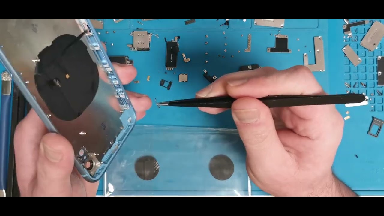 IPhone XR backhousing repair part 3 End