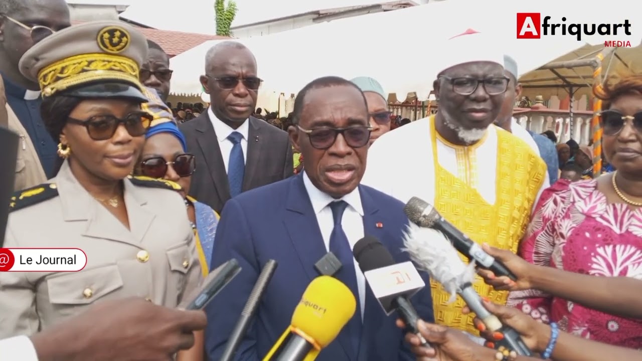 Sud-comoé Le docteur Eugène Aka Aouélé offre 46 millions FCFA de dons en nature et en espèce