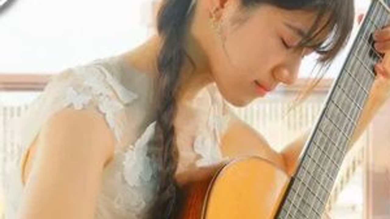 宫川春菜古典吉他演奏圣桑的《天鹅》 提前祝大家新年快乐，感谢过去一年您对我们的支持和包容。#学吉他 #乐器演奏