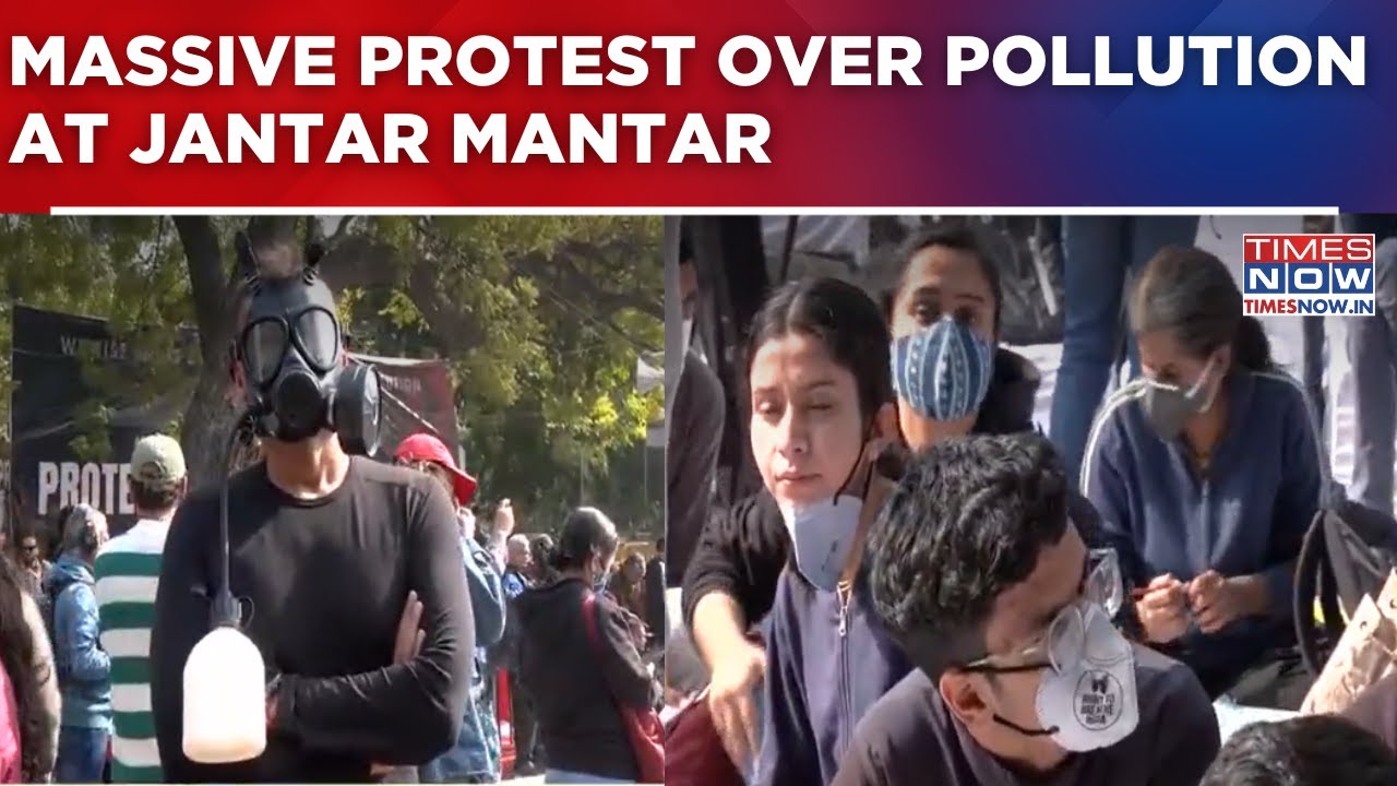 Massive protest Over Pollution At Jantar Mantar; Protesters Carry Oxygen Cylinders | Watch