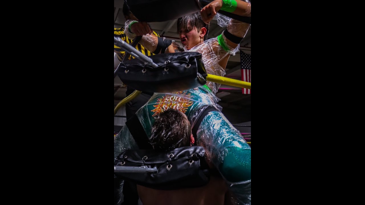 Stan Stylez vs Leo Sparrow in a Pro Wrestling Match!
