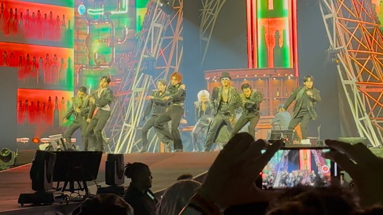 ATEEZ (에이티즈) in Paris 20250222 - ARRIBA - VIP Ultimate [FANCAM 4K60 HDR]