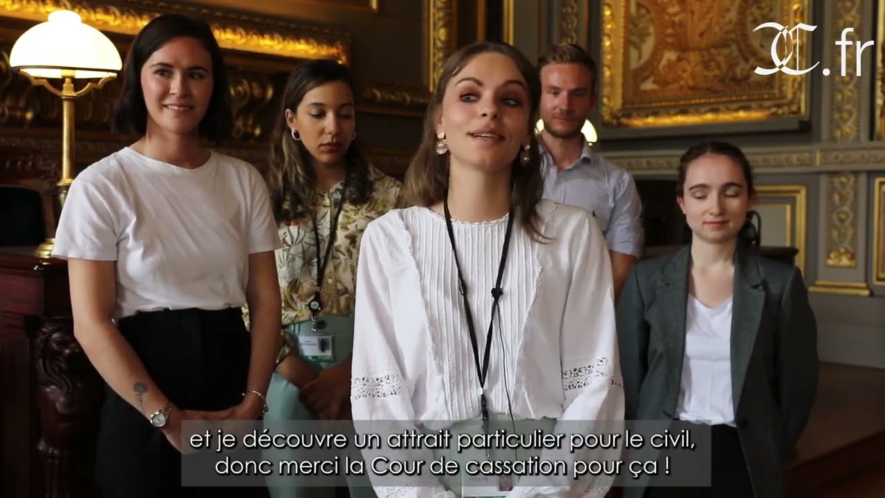 Cinq greffiers stagiaires à la Cour