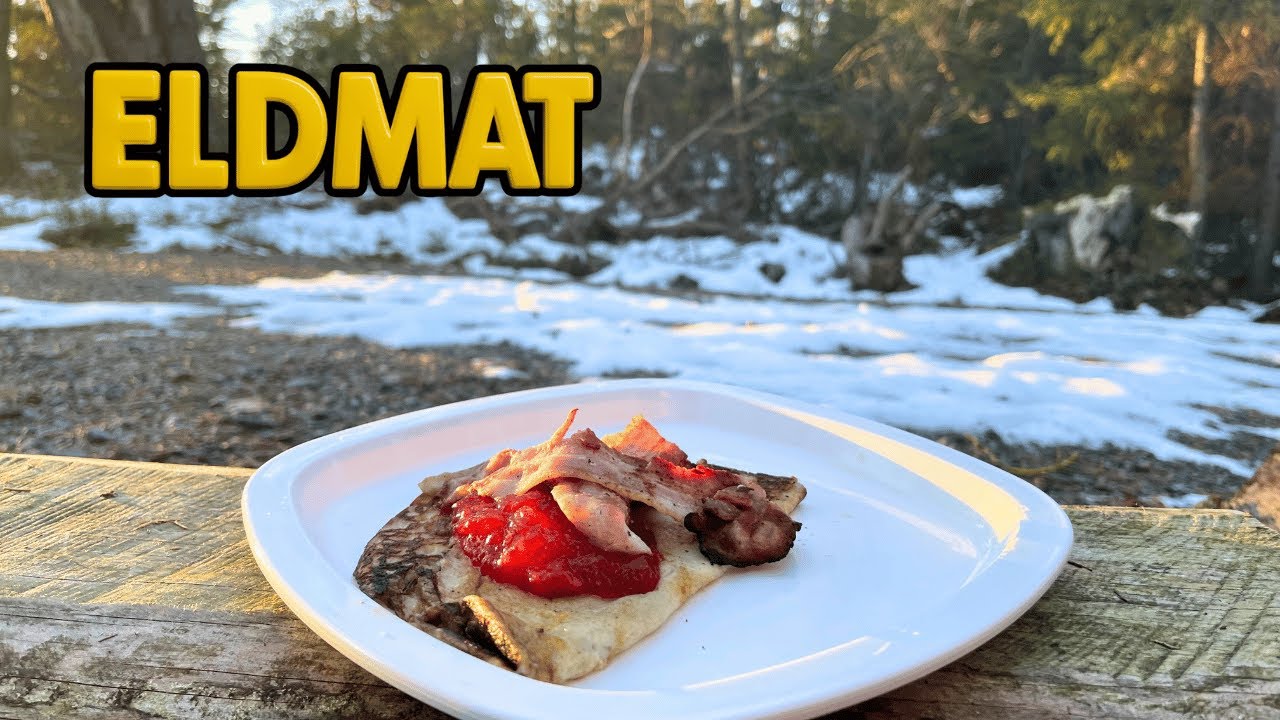 Lagar Pannkakor med Bacon & Jordgubbssylt Över Öppen Eld - EldMat