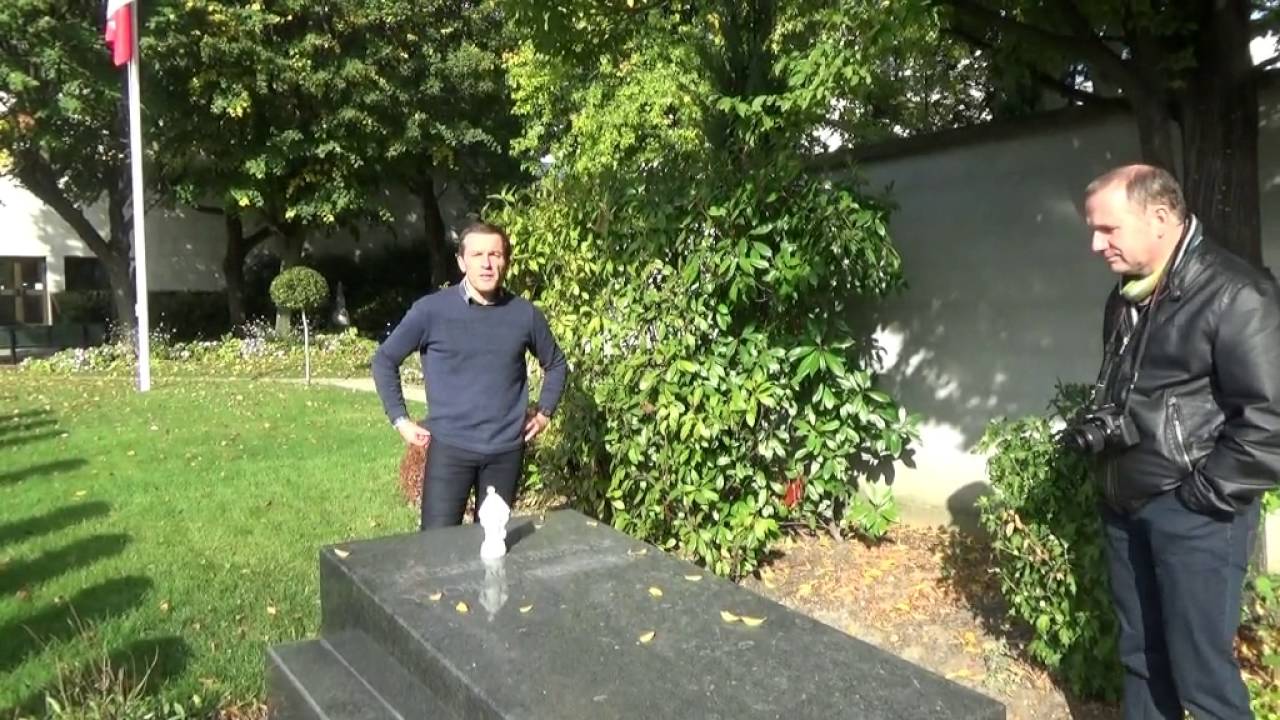 Tombe de Pierre Fresnay et Yvonne Printemps au cimeti&egrave;re de Neuilly-Sur-Seine