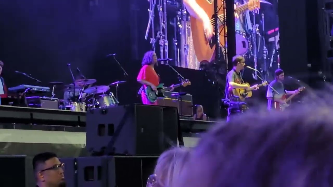 Ball Park Music - Please Don&rsquo;t Move to Melbourne (live @ Docklands night 1, Melb, Oct 2025)