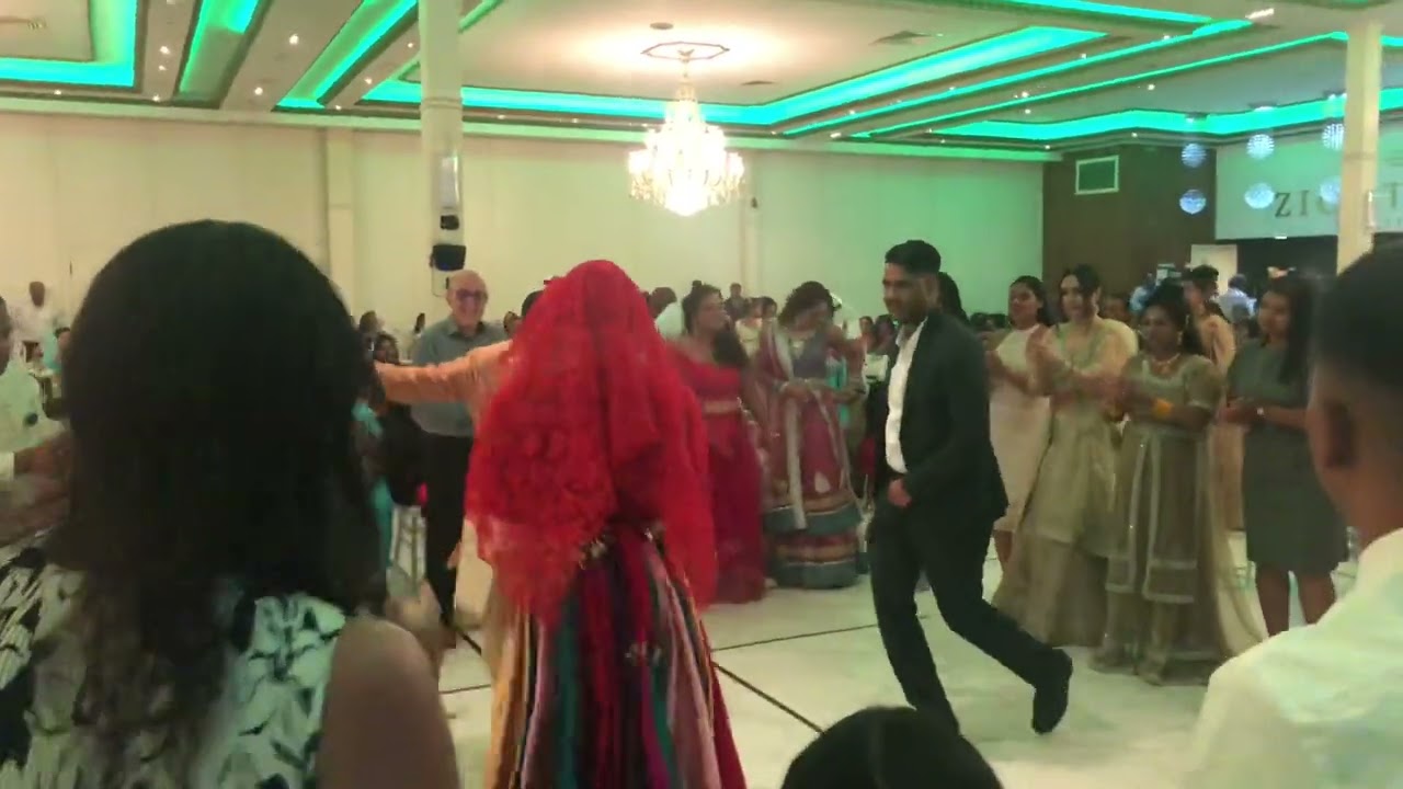 Chameli Londa Ke Naach - Bhatwaan Battle with the boys! - Live with BGG Natraj