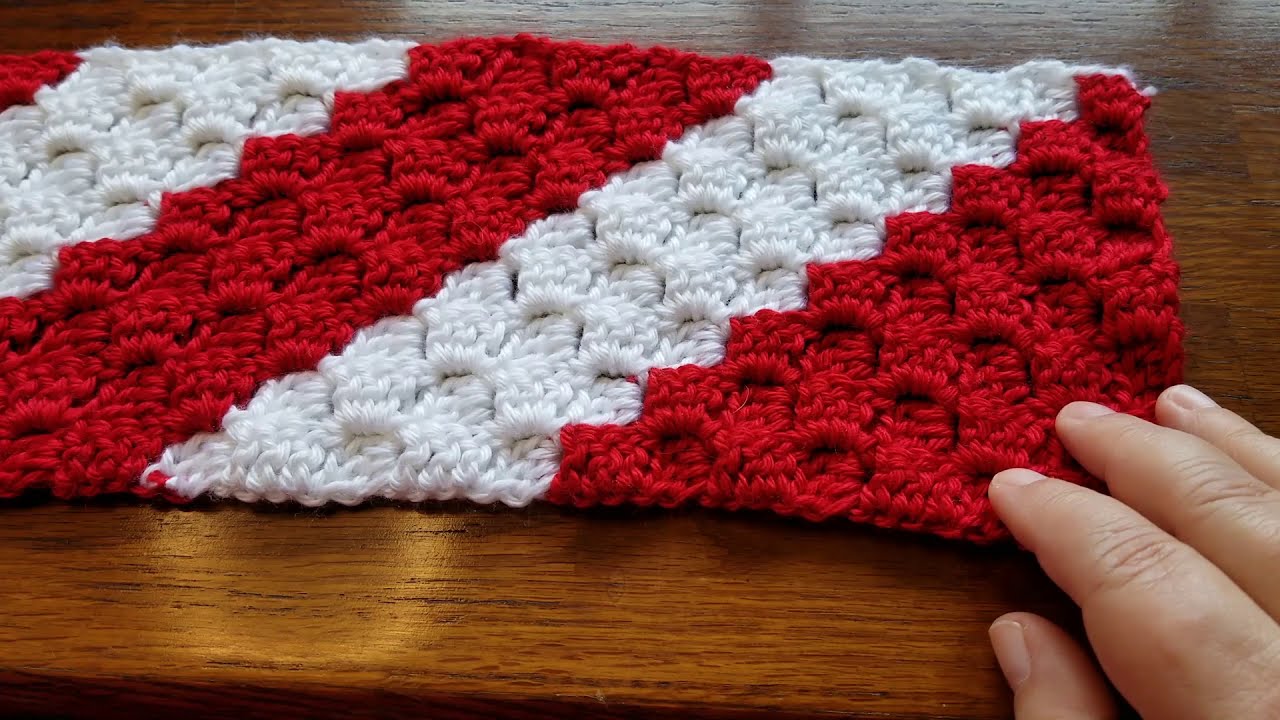 12 Weeks of Crochet Christmas #12 ~ Corner 2 Corner Candy Cane Crochet Scarf