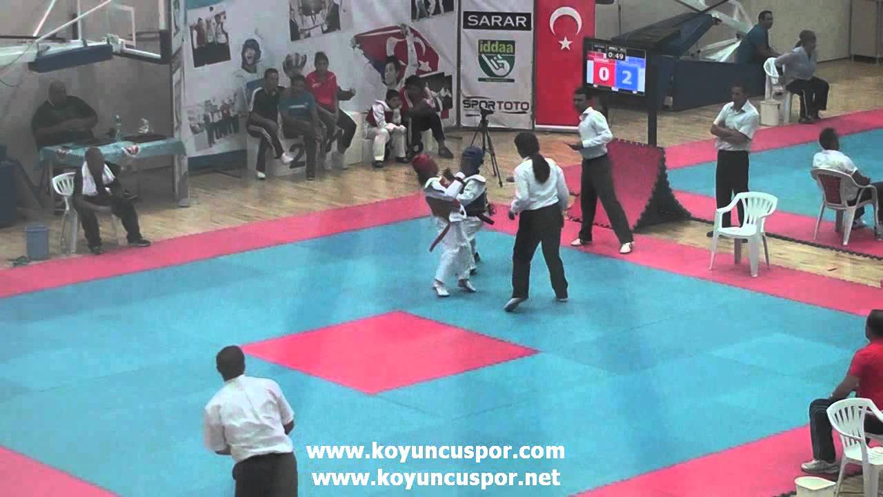 30kg Quarterfinal Seher Ulku vs Zeynep Zengin (2013 Minikler Turkiye Taekwondo Sampiyonasi)