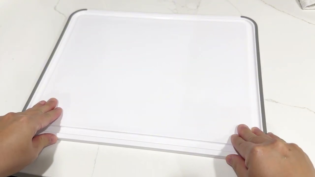 KitchenAid Classic Plastic Cutting Board Non Slip Edges Dishwasher Safe 11 inch x 14 inch - REVIEW