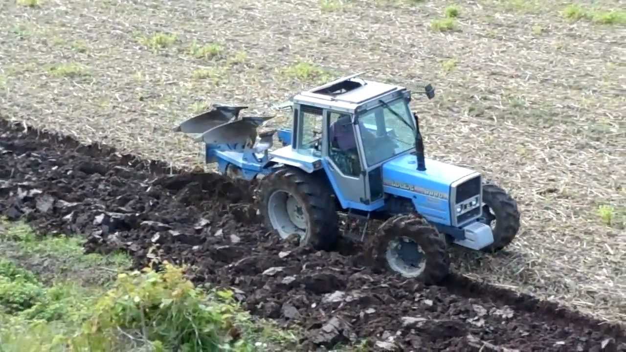 TRATTORE LANDINI 8880  con aratro Polesini