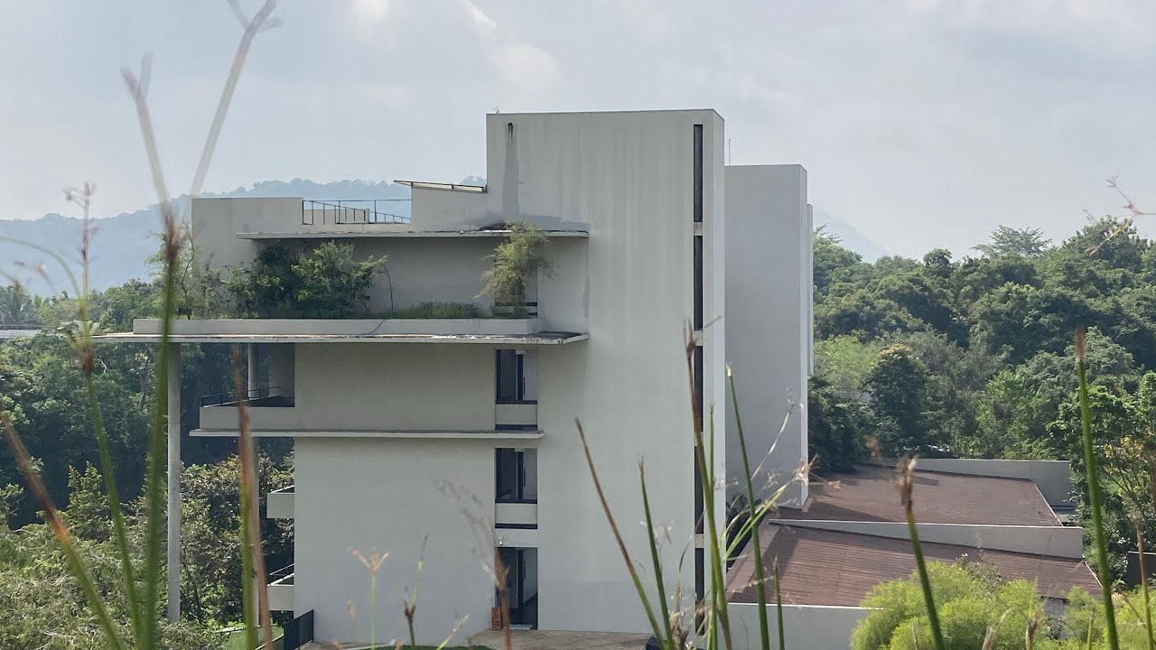 Jetwing Lake Dambulla(superior room)review by Devin Lawrence