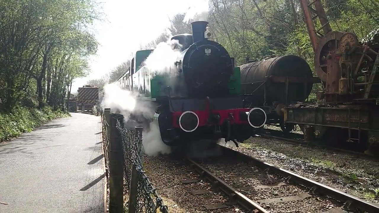 4015 Karel departing bitton on the Avon valley railway