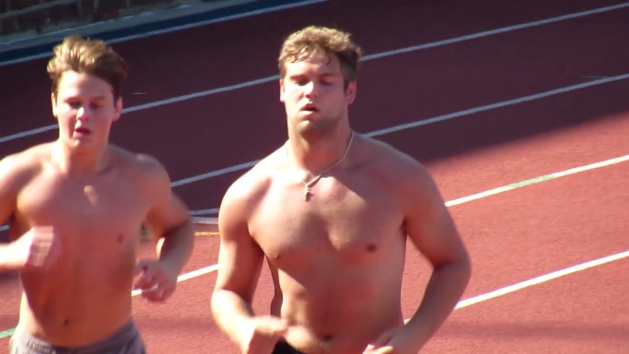 Wrestlers Run