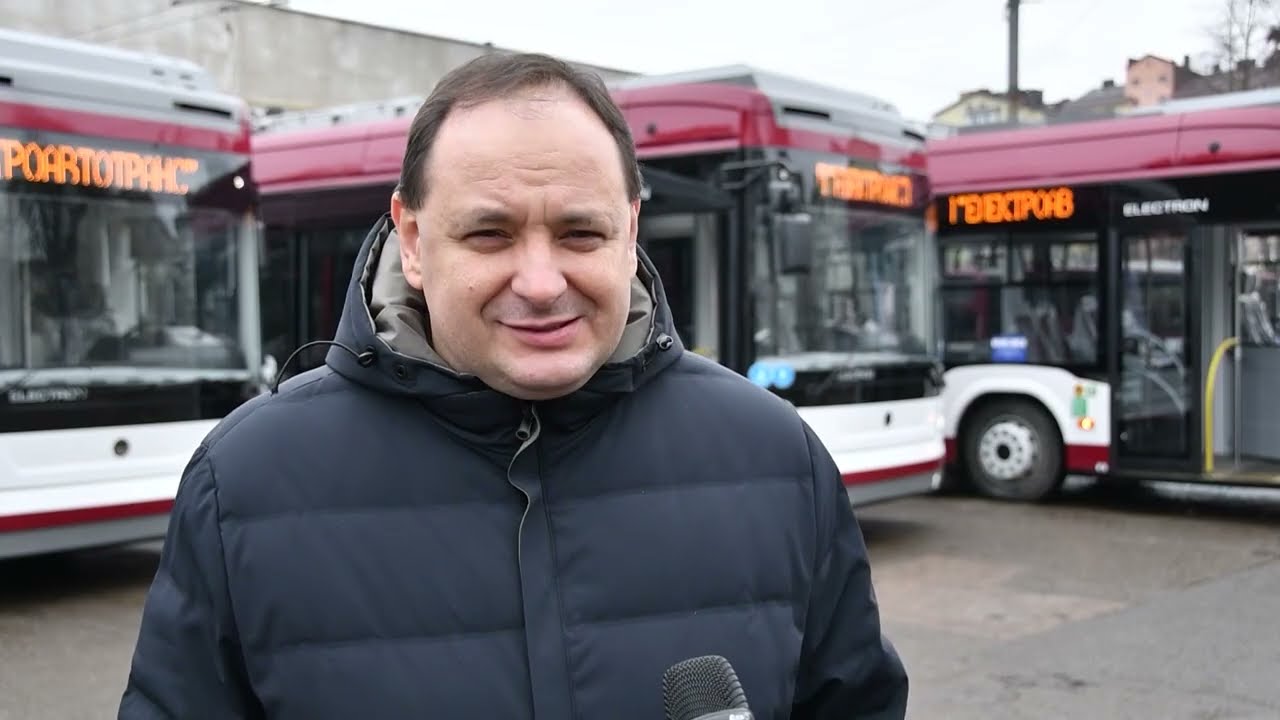 Їздять з рогами і без: На маршрути Франківська виїжджають українські дуобуси