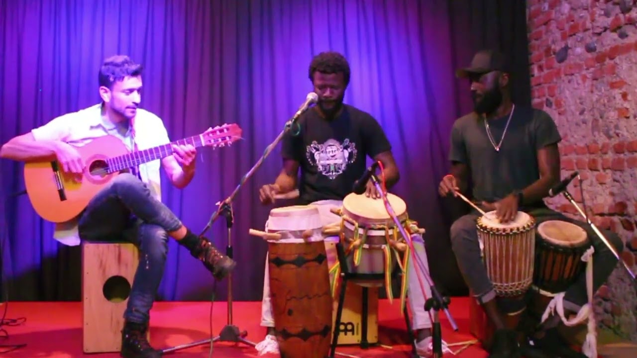 Bakh Yaye Family - Torino -- MAMBAMBA --