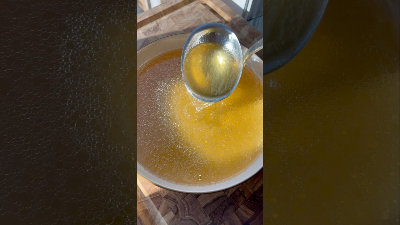 HOMEMADE CHICKEN BROTH✨ #chicken #broth #bonebroth #homemade #chickenbroth #soup
