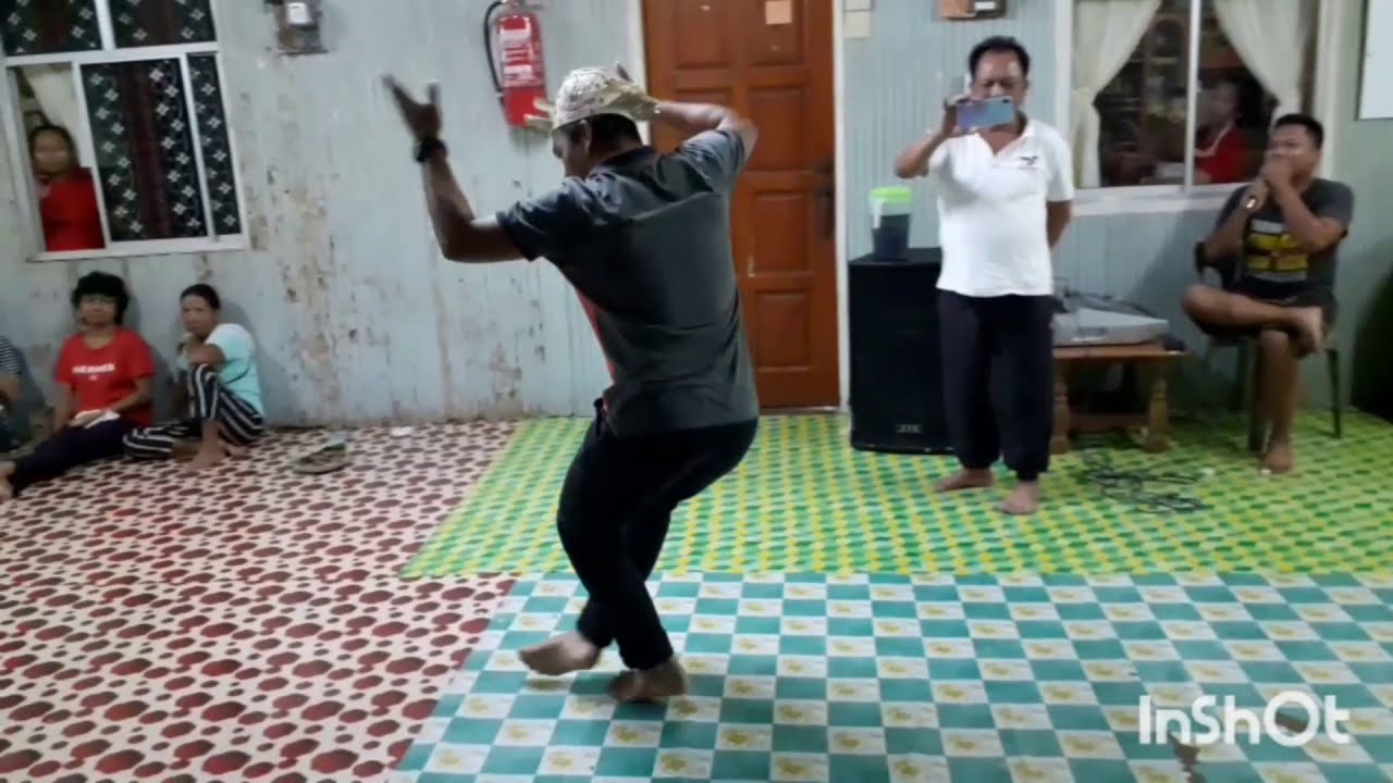 Ngajat Bebunuh Lupung by Lawrence, music with Tabuh Sebaya #youtuber #money #entertainment