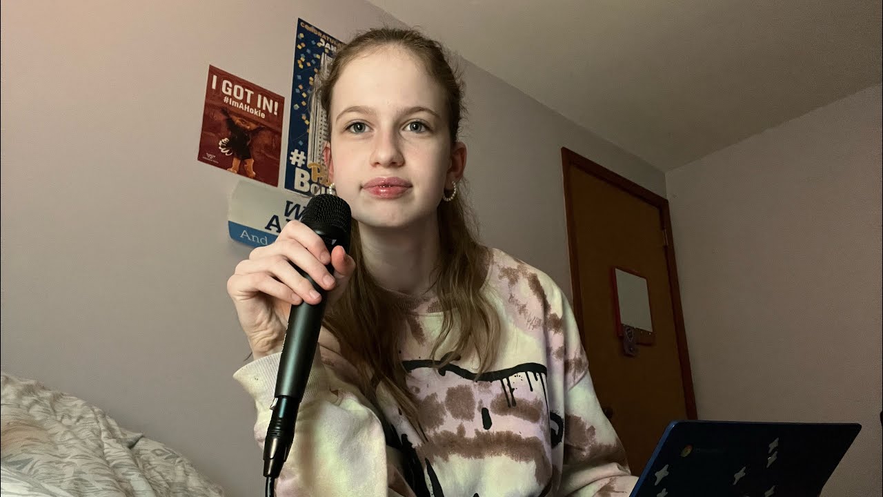 Me singing (cover) “Shake it off” by Taylor Swift 