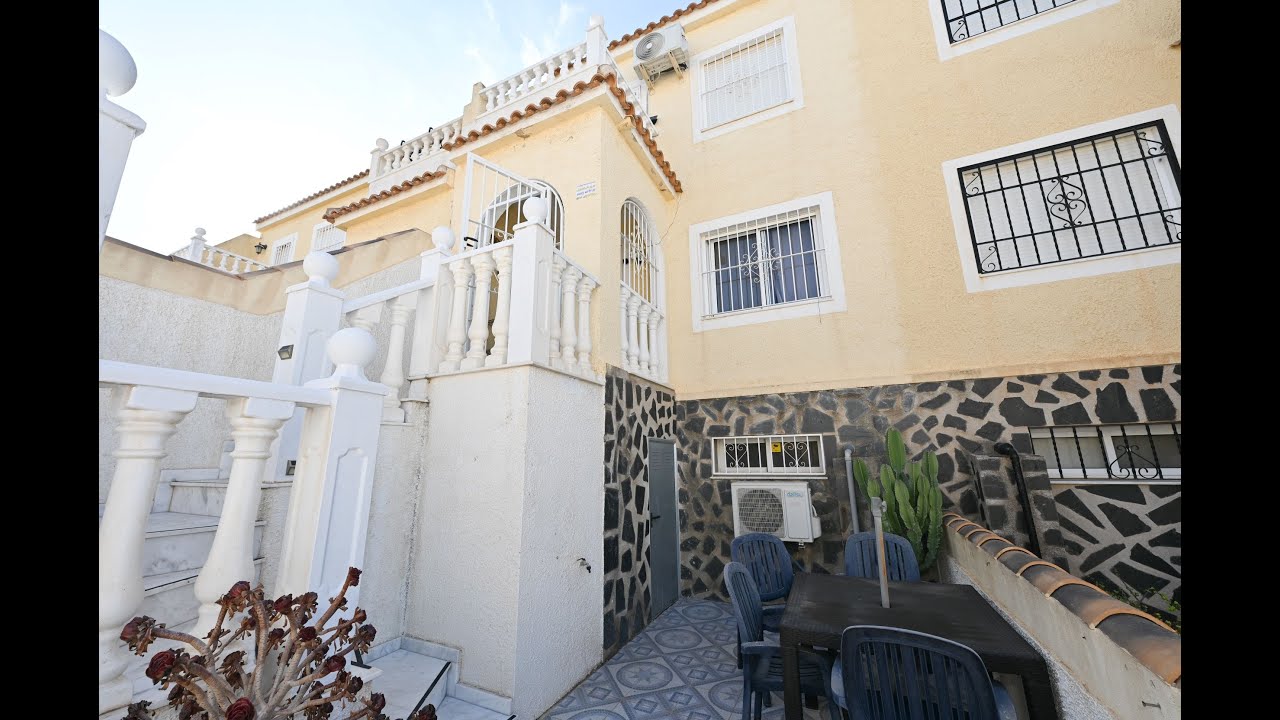 Lovely Town House in Monte y Mar
