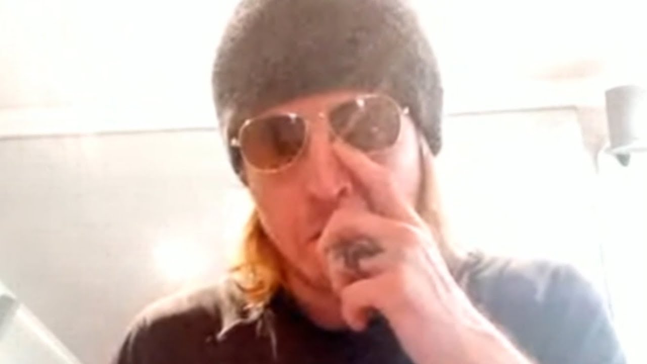 Puddle Of Mudd's Wes Scantlin Gets Emotional Talking About His Sobriety (Interview)