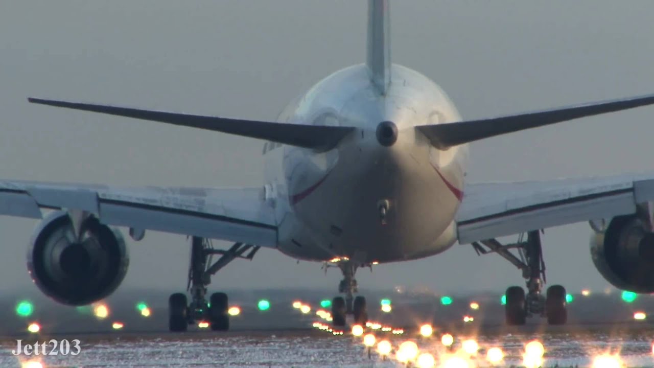 Winter Action 05L. Manchester Airport.