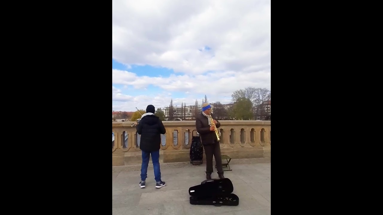 #travel#berlin #walkingtour #music deutschland #walkinginberlin #streetmusic #berlinvlog#godfather
