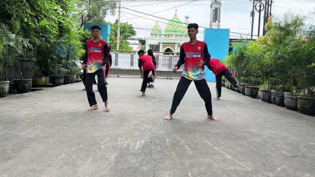 Pencak Silat Kelompok 2 Kelas 9F UPT SMP Negeri 5 Gresik