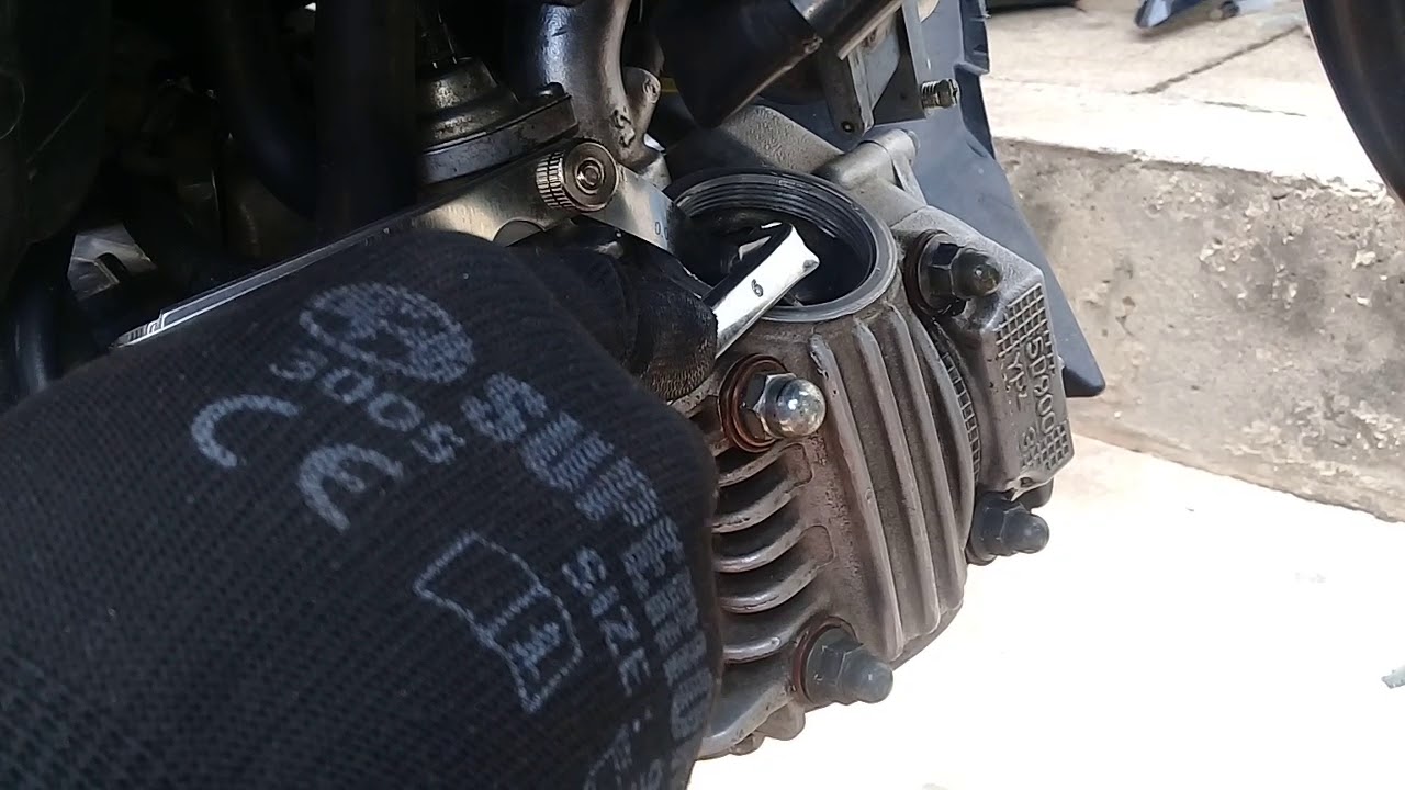 Como calibrar balancines o válvulas de tu moto.