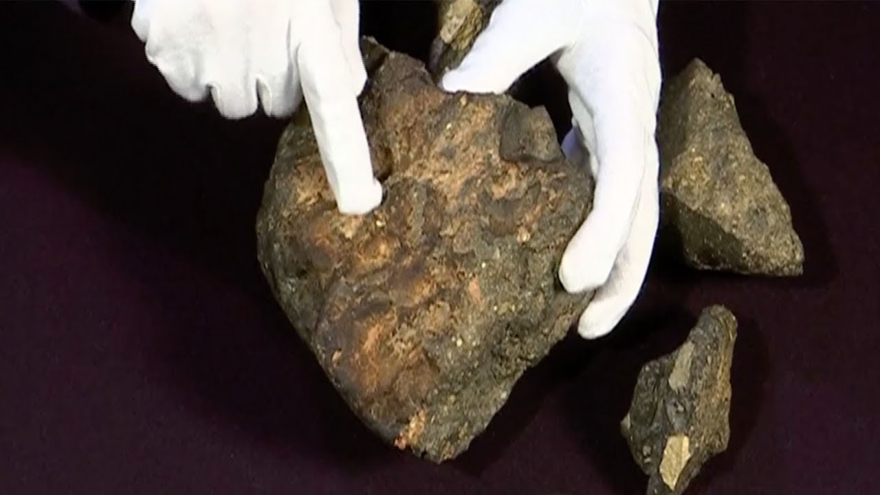 Rare Moon meteorite to be auctioned in US