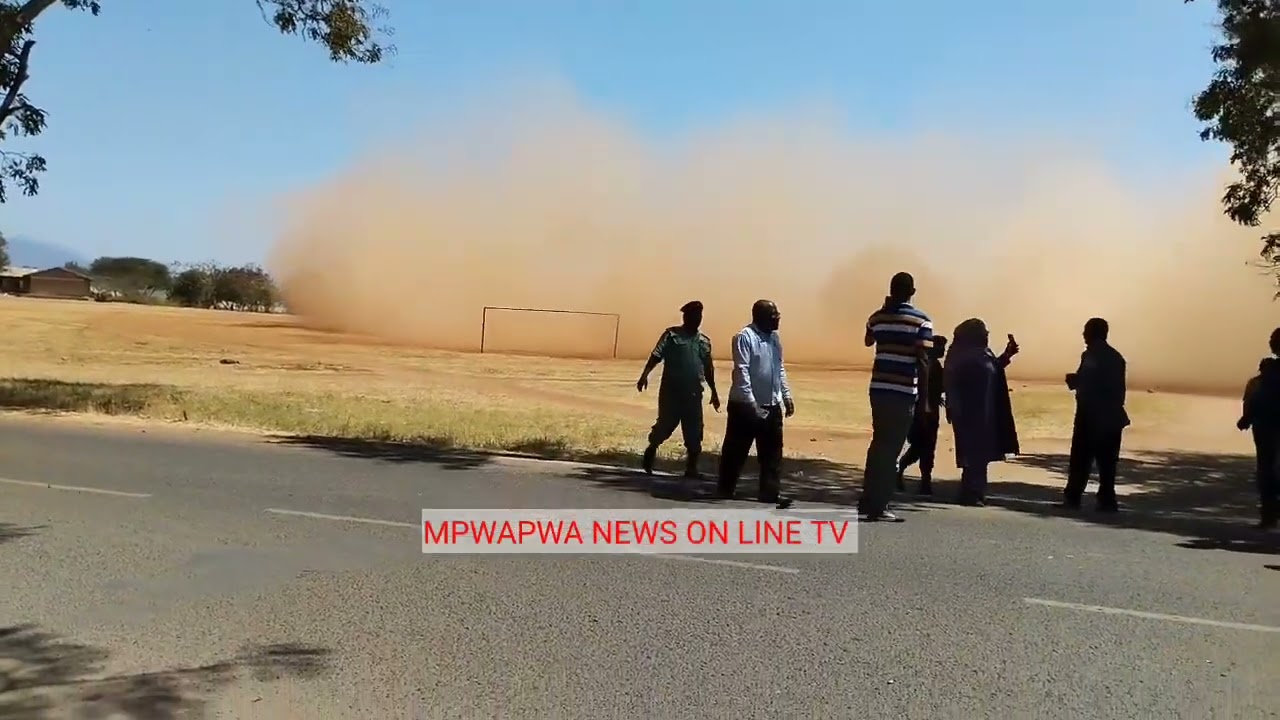 ONA NJISI MKUU WA MAJESHI ALIVYO POKELEWA NYUMBAN KWAO MPWAPWA.