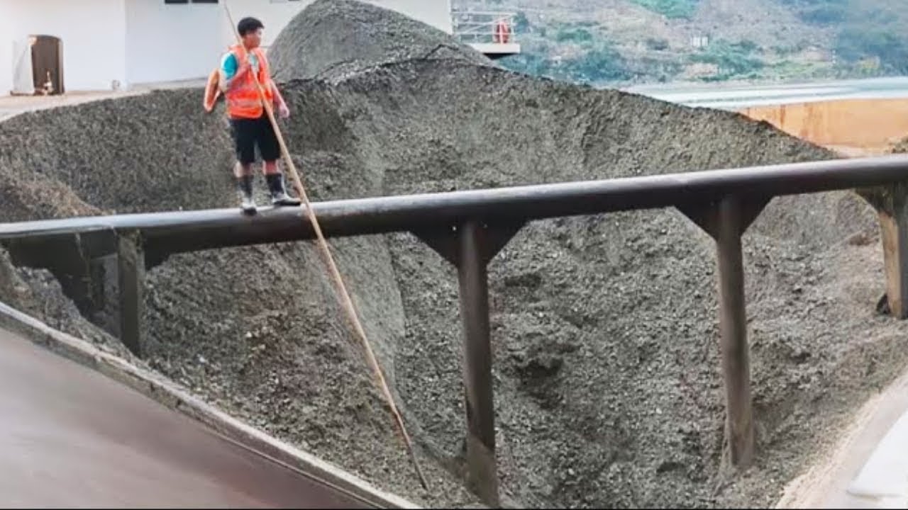 Dangerous Work - Unloading Of Cargo From A Ship, With Rocks Flying Everywhere | Relaxing video