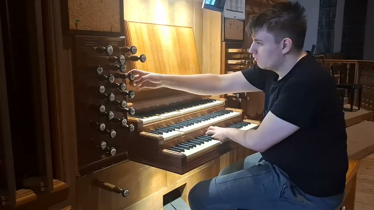 Gigi d'Agostino l'amour toujours auf der Orgel Impro